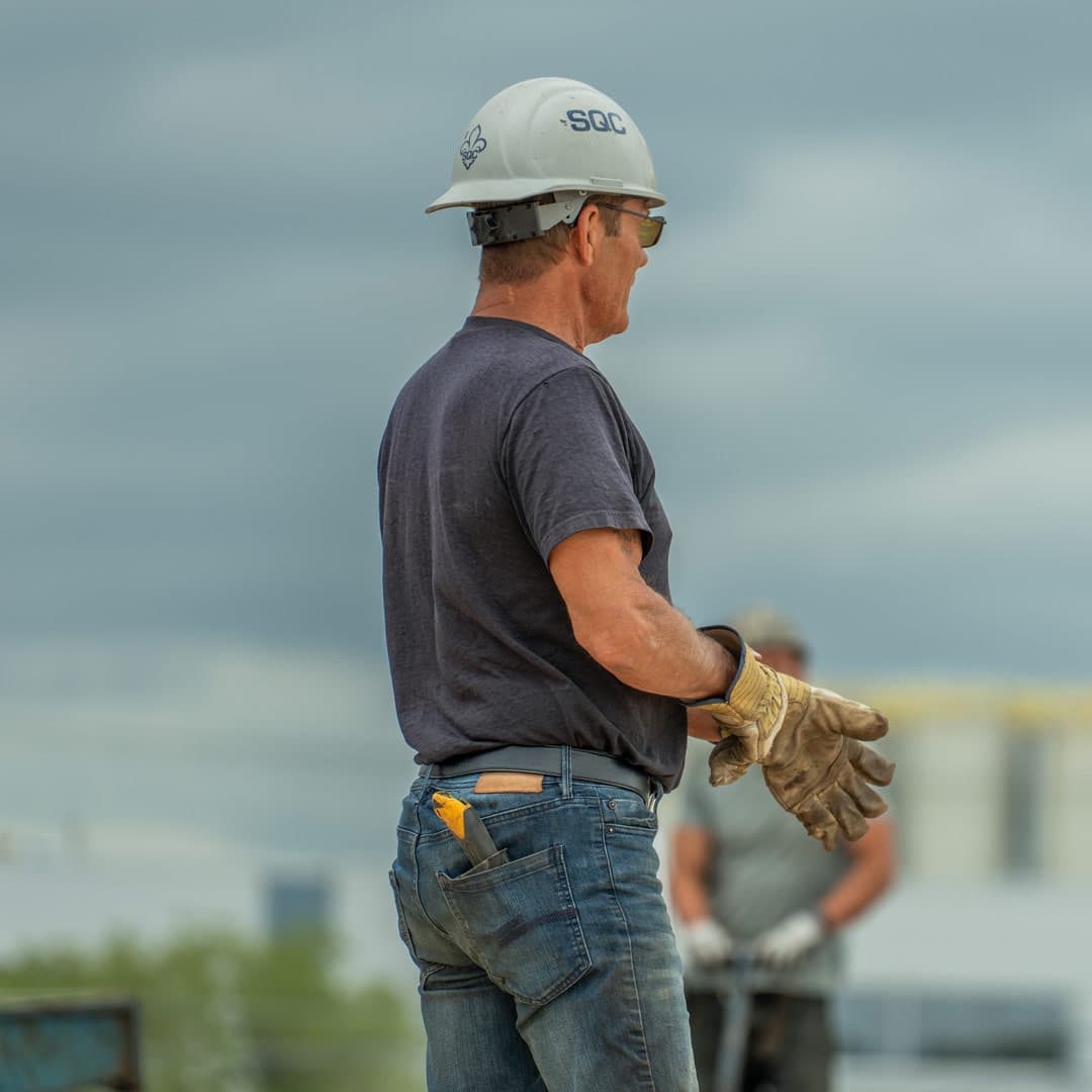 commerciale-travaille-casque